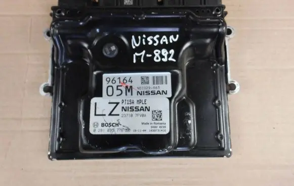 Nissan X-Trail T32 Engine control unit/module 237107FV0A