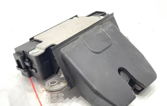 Ford Focus Tailgate exterior lock 3M51-R442A66