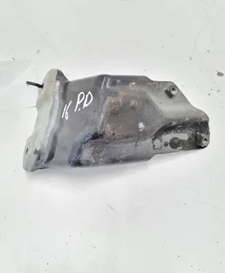 Volkswagen Golf Plus Fender mounting bracket