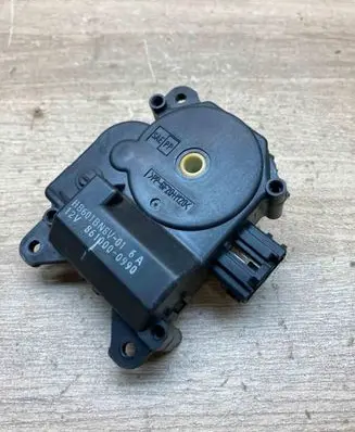 Mazda 3 I Air flap motor/actuator 8610000990 Used