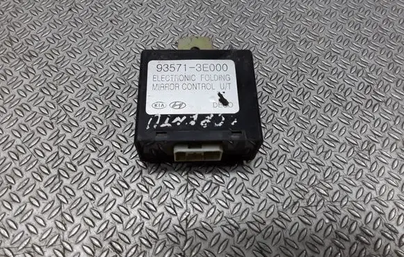 KIA Sorento Wing mirror control module 935713E000