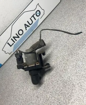 BMW 3 E36 Coolant heater control valve 8375443