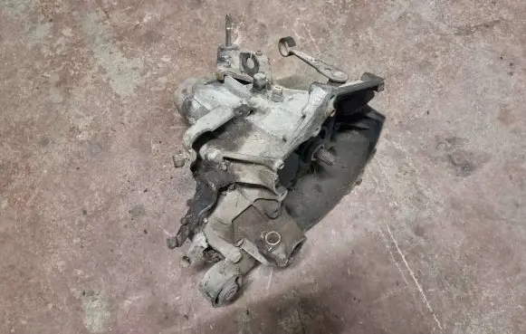 Peugeot 106 Manual 5 speed gearbox 2CB56 268147