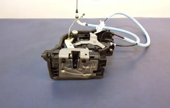 BMW X5 F15 Front door lock 7473143