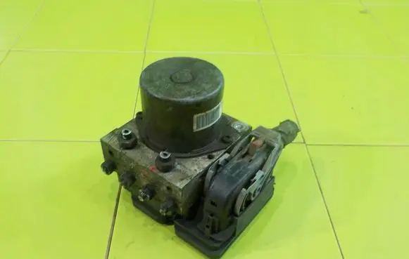 Hyundai i30 ABS Pump 58900A6730 XP182