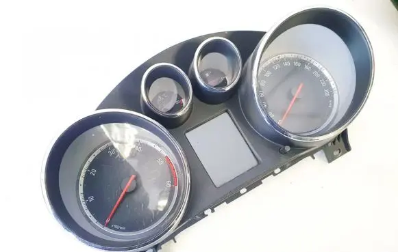 Opel Insignia A Speedometer (instrument cluster) 12844138 sw05.90