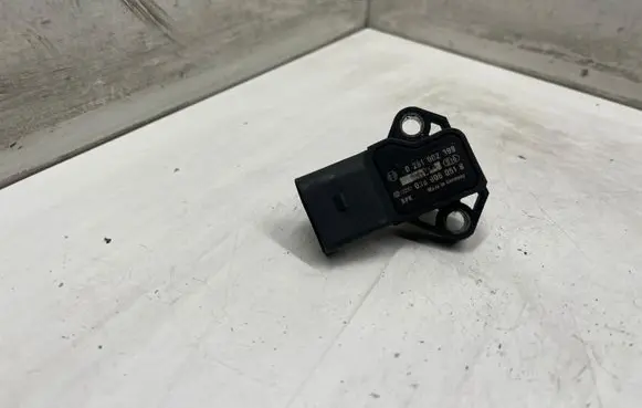 Volkswagen Sharan Air pressure sensor 038906051B