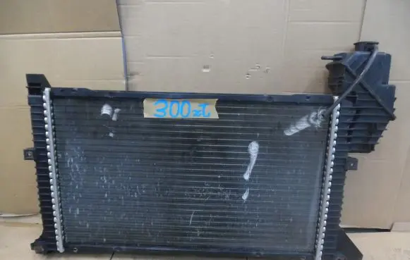Mercedes-Benz Sprinter W901 W902 W903 W904 Coolant radiator 9015003100