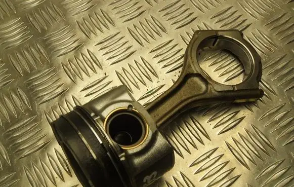 Subaru Outback Piston with connecting rod BV553