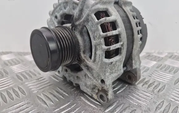 Mercedes-Benz CLA C117 X117 W117 Generator/alternator A0009061903