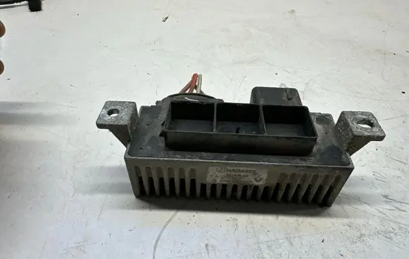Renault Master III Glow plug pre-heat relay 8200558438A