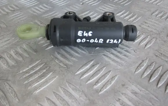 BMW 3 E46 Clutch master cylinder 6758822
