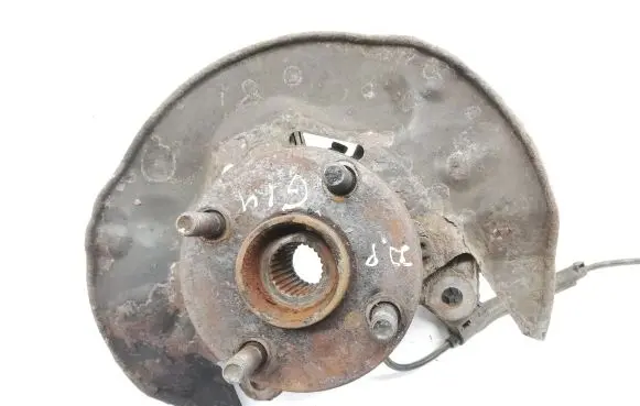 Toyota Corolla E120 E130 Front wheel hub