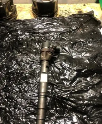 Audi A8 S8 D3 4E Fuel injector 04451101158