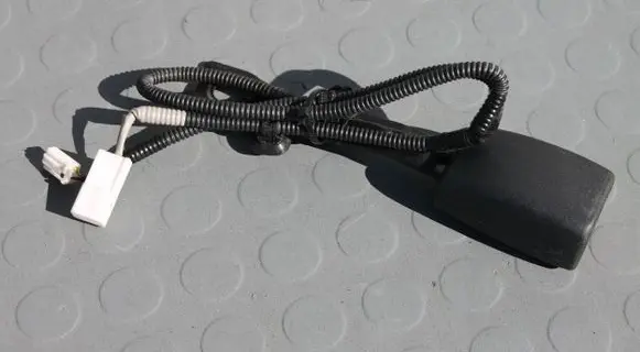 Toyota Prius (XW50) Seat belt trim 