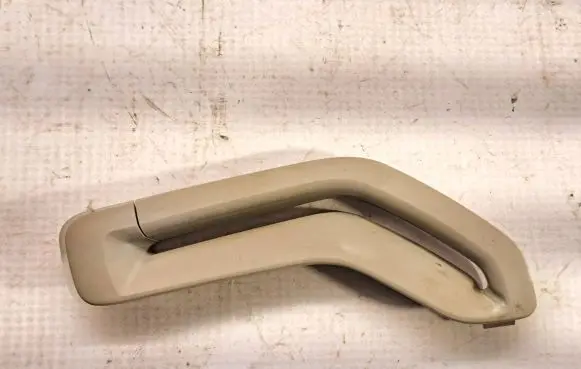 Volvo V70 Seat belt trim 