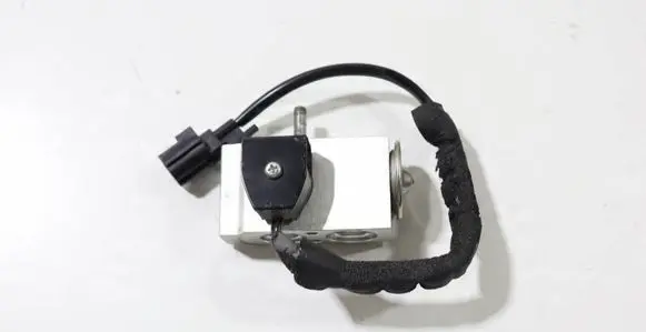 Tesla Model X Air conditioning (A/C) expansion valve 1050969-00-D 105096900D 1050969