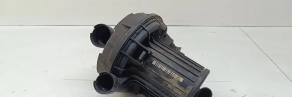 Volkswagen Golf V Secondary air pump 06A959253B