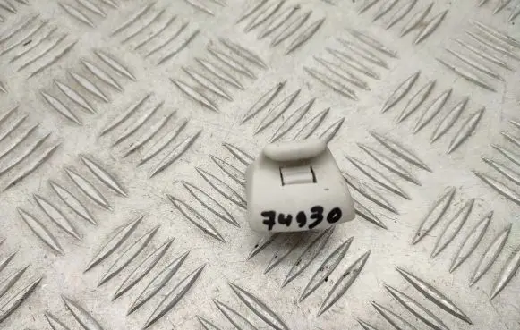 Sun visor clip/hook/bracket