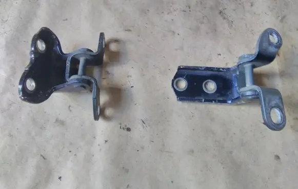Toyota Avensis T250 Rear door hinge set 