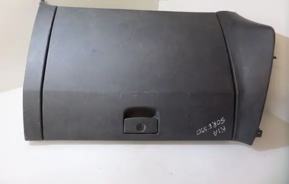 KIA Sorento Glove box 848303E000