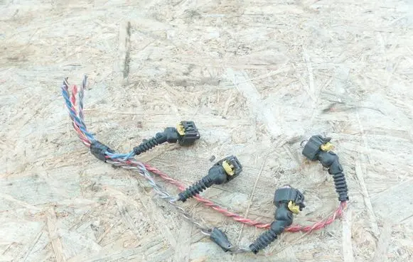 Opel Corsa D Fuel injector wires INT302300 302300 55181094
