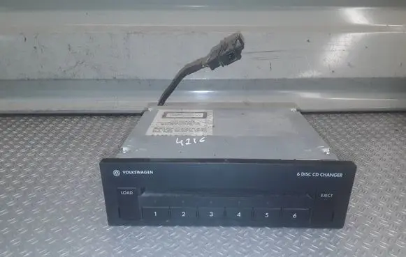 Volkswagen PASSAT B6 CD/DVD changer 3C0035110