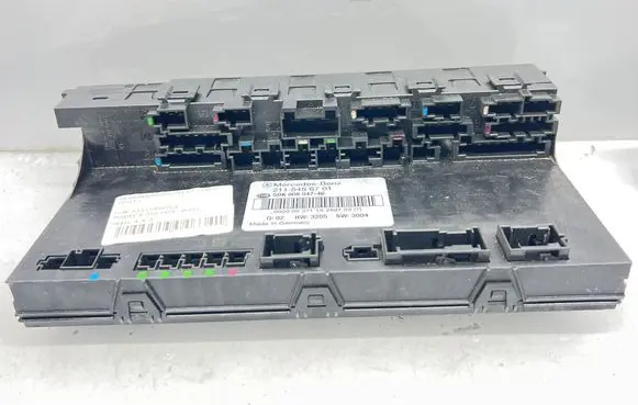 Mercedes-Benz E W211 Fuse module 2115456701 5DK00804746