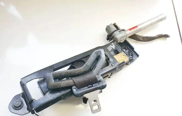 Volvo V50 Front seatbelt 6008892