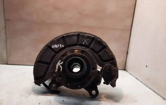 Volkswagen Golf Plus Front wheel hub