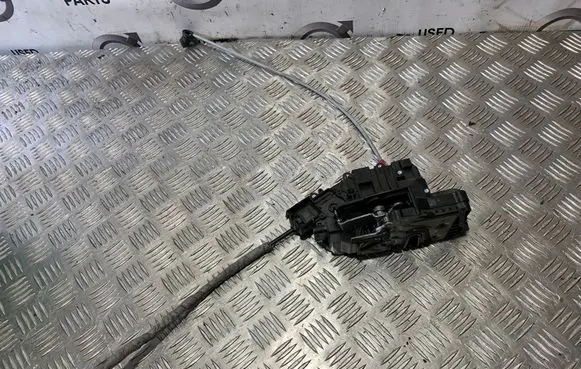 Loading door lock