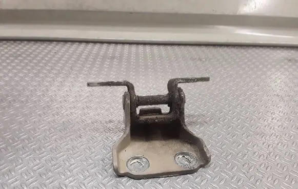 Chevrolet Spark Front door lower hinge