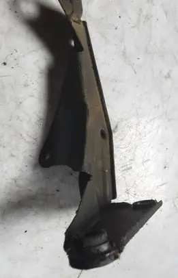 Audi A4 S4 B6 8E 8H Intercooler pipe mounting bracket 8E0145813G