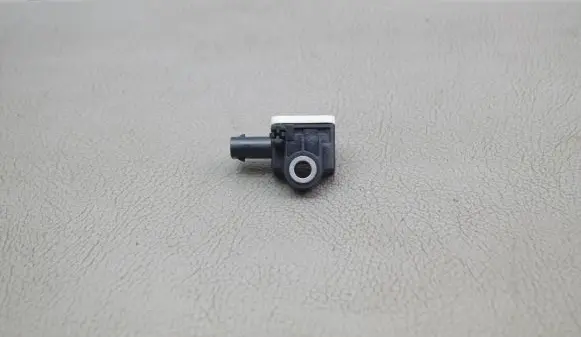 Mercedes-Benz B W246 W242 Airbag deployment crash/impact sensor A1668210151