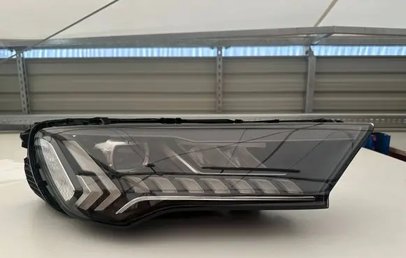 Audi Q7 4M Headlight/headlamp 4M091040C