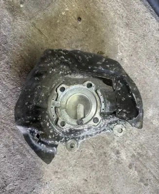 BMW 5 E39 Front wheel hub spindle knuckle