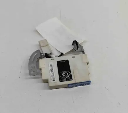 Toyota Prius (XW20) Door central lock control unit/module 8999247010