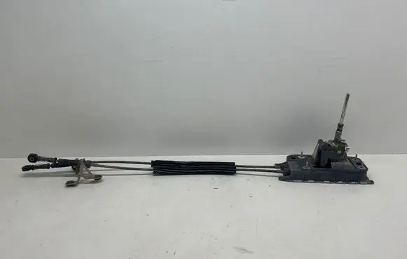 Volkswagen Golf Plus Gear shifter/selector 1k0711091a