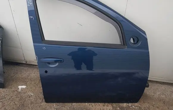 Dacia Duster Front door 