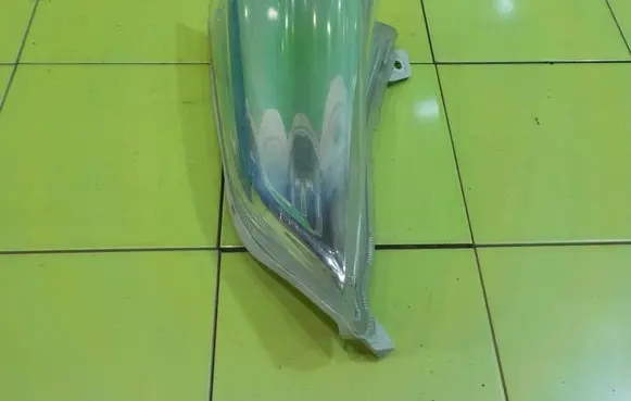Nissan Leaf I (ZE0) Front indicator light OBRYSOWKA