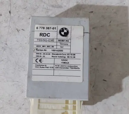 BMW 5 E60 E61 Tire pressure control unit 677838701