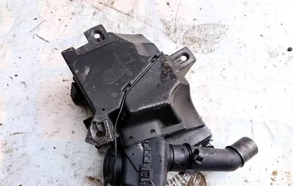 Volvo S60 Air filter box 