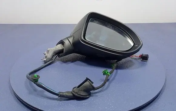 Volkswagen PASSAT CC Front door electric wing mirror 