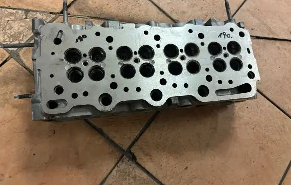 Opel Corsa D Engine head 55576872