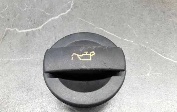 Audi A4 S4 B5 8D Oil filler cap 06c103485n