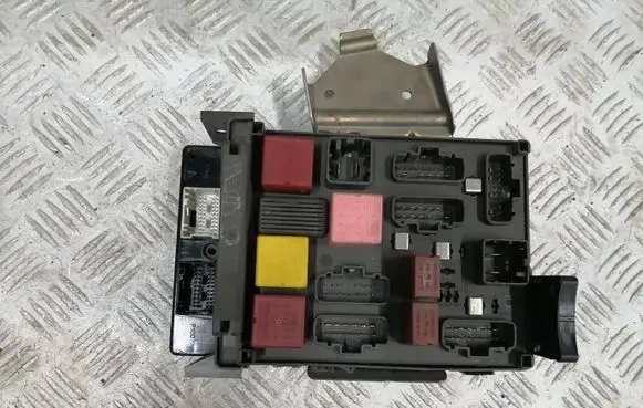 Renault Espace - Grand espace IV Fuse module 8200500347 8200447434 8200500377