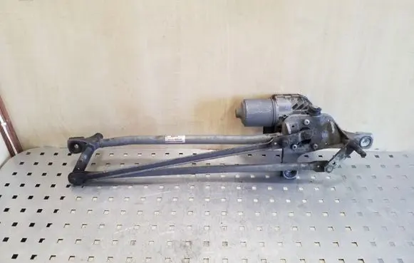 Front wiper linkage