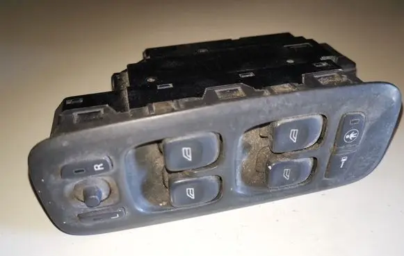 Volvo V70 Electric window control switch 09193383