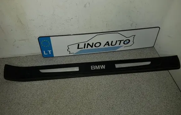 Front sill trim cover
