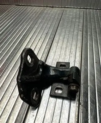 BMW 7 E65 E66 Rear door lower hinge 7017818